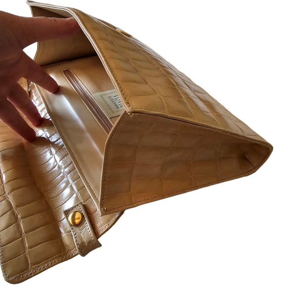 MADE IN ITALY Croc Embossed Ivory Patent Leather Clutch Crossbody - Picture 3 of 13